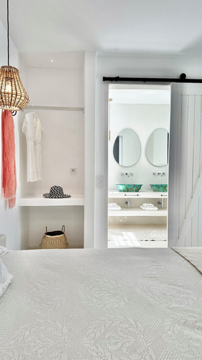 Bedroom 3, Myconian Theros, South Aegean