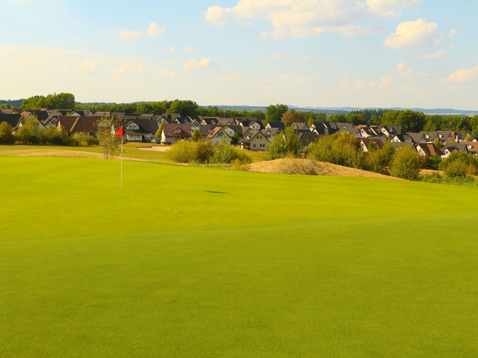Golf 1, Restyled Villa with Washing Machine near River Moselle, Cochem-Zell