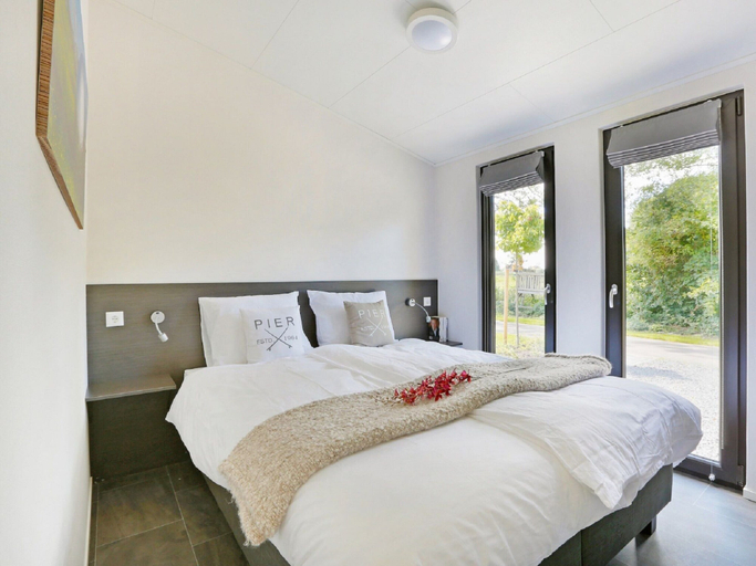 Others 5, Modern Chalet With Nice Sliding Doors Near Lochem, Lochem
