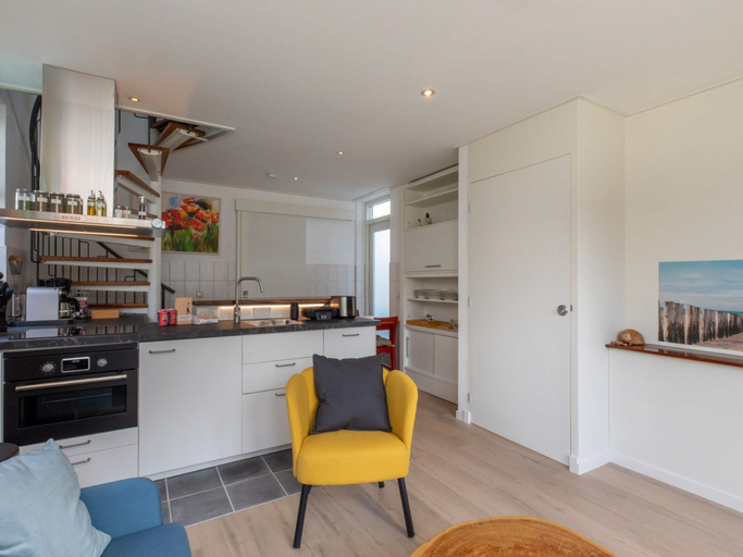Private kitchen 2, Holiday Home in Koudekerke With Hot Tub, Veere
