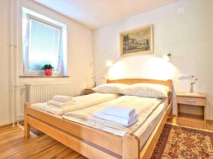 Bedroom 2, Beautiful Apartment in Bled Near Lake, Bled