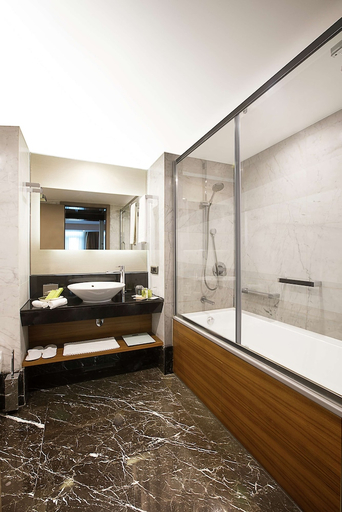 Bathroom 5, DoubleTree by Hilton Istanbul - Old Town, Fatih