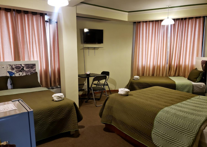 Others 3, Hotel Espectacular, Pedro Domingo Murillo