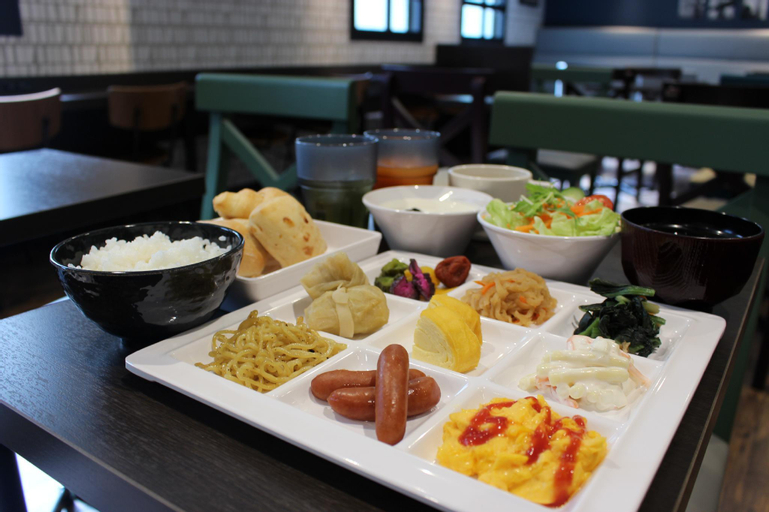 Food & Drinks