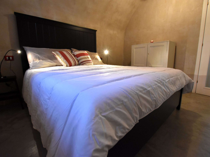 Bedroom 3, Ancient, Renovated Farmstead With Private, Equipped Garden, Brescia