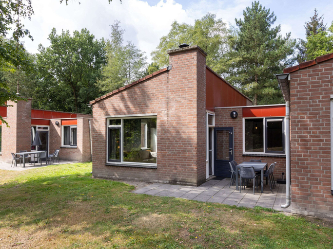 Exterior 3, Restyled Bungalow with Dishwasher near Nature Reserve, Weert