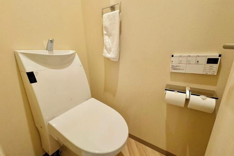 Bathroom 13