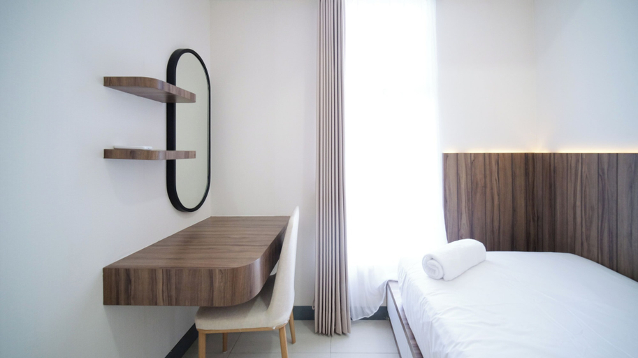Bedroom 2, Restful And Tidy 2Br At Benson Supermall Mansion Apartment, Surabaya