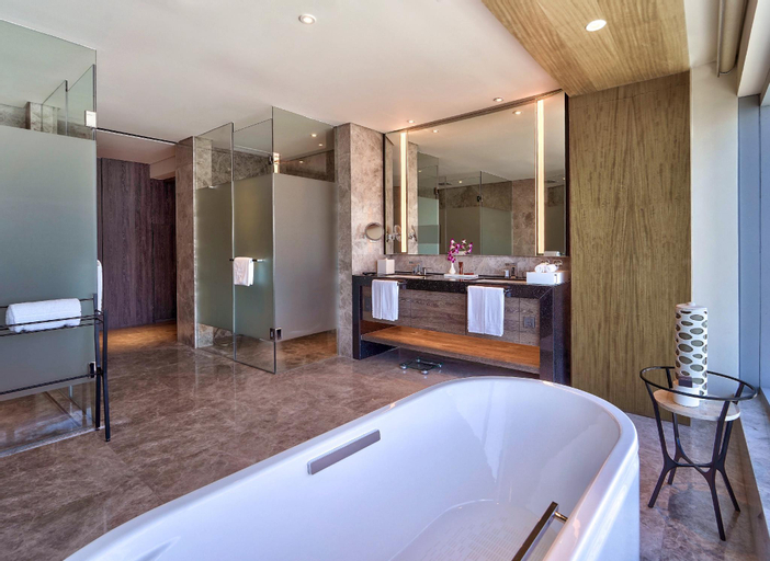 Bathroom 10