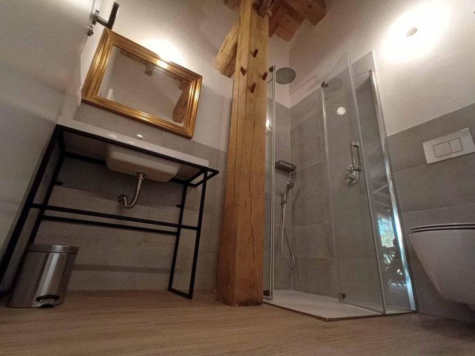 Bathroom 2, Mokorroko Borda Hostal Rural, Navarra