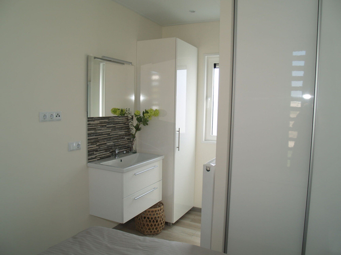 Others 5, Modern Chalet 1 km. of a National Park, Staphorst