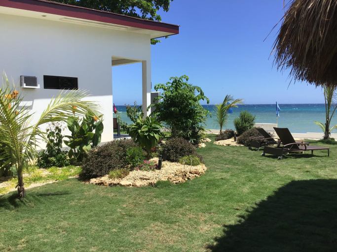 2, BambooBeachVilla2 AC NEW OCEANFRONT POOL sunsetview garden kitchen SATELLITE STARLINK WI-FI, Dimiao