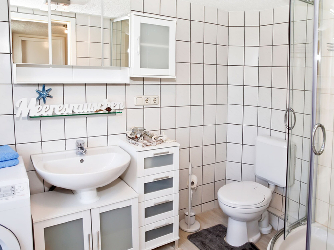 Bathroom 4, Stylish Stay in Kagsdorf, Rostock