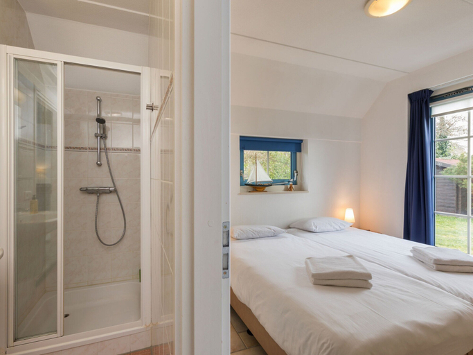 Bathroom 4, Holiday Home on Texel With Spacious Garden, Texel