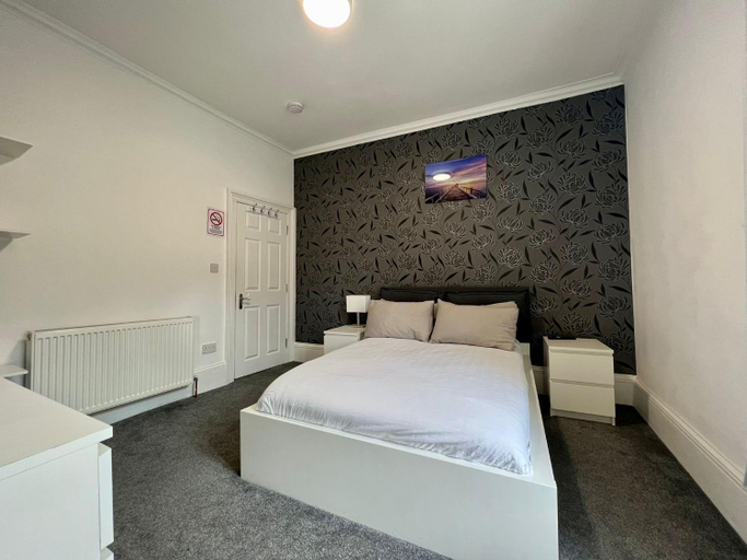 Bedroom 1, Oxford Street Stays, Southampton