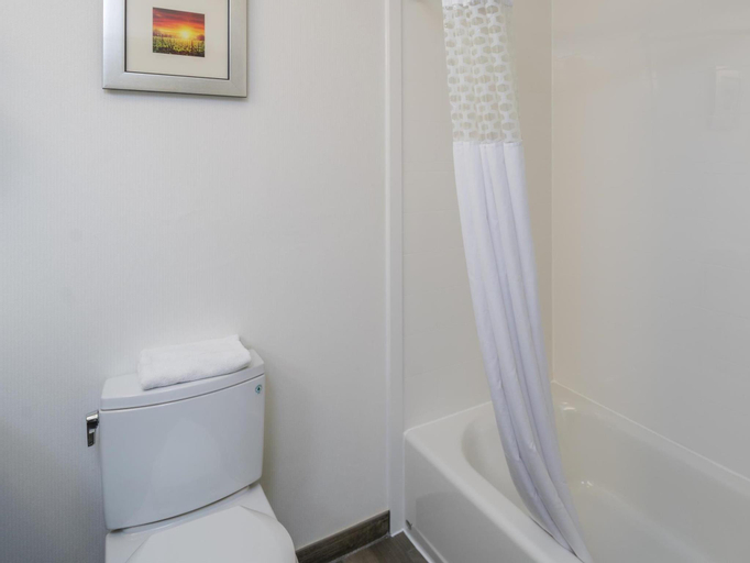 Bathroom 20