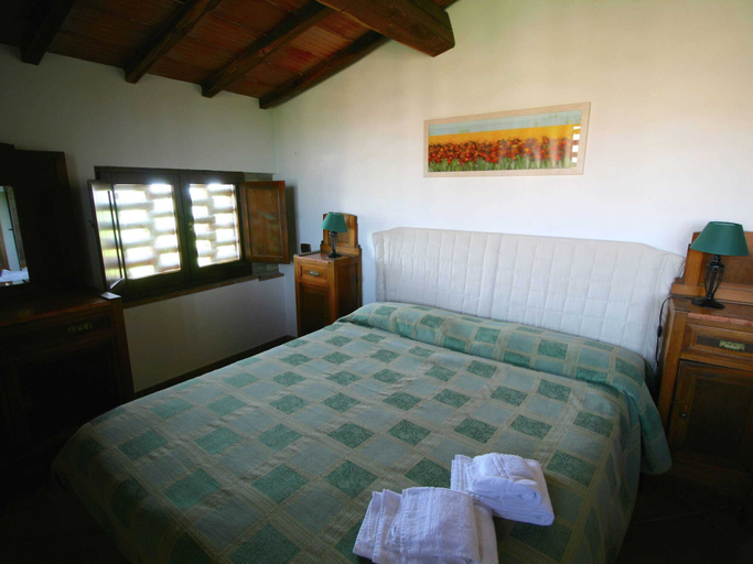 Bedroom 2, Charming Tuscan Farmhouse, Siena
