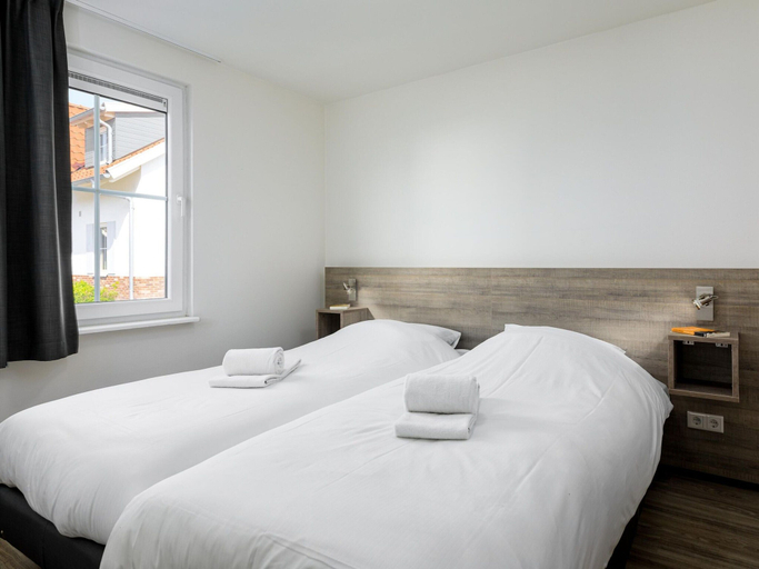 Room 2, Villa in Arcen With Free Thermal Bath Access, Arcen en Velden