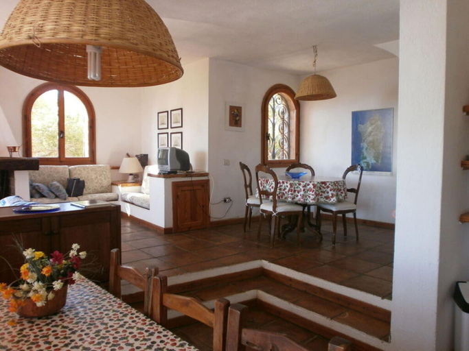 Dining 3, Donata Comfortable Holiday Residence, Cagliari