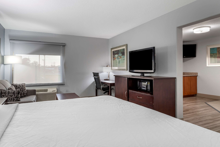 Bedroom 3, Best Western Plus Orange County, Orange