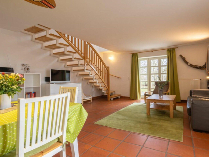 Others 4, Comfy Apartment With Terrace, Vorpommern-Rügen