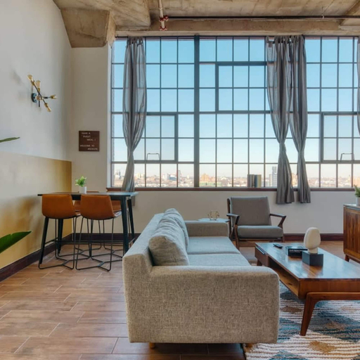 Room 2, Sosuite 2BR Penthouse w Balcony W D Gym, Philadelphia
