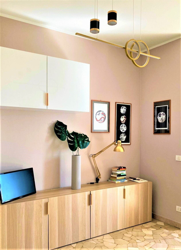 Living area 2, Bright studio with balcony - Visconti 14, Milano