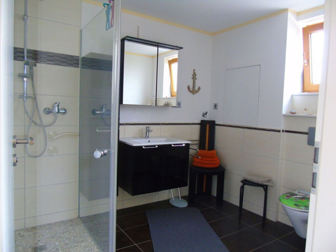 Bathroom 5, Csilla Comfortable Holiday Residence, Schmalkalden-Meiningen
