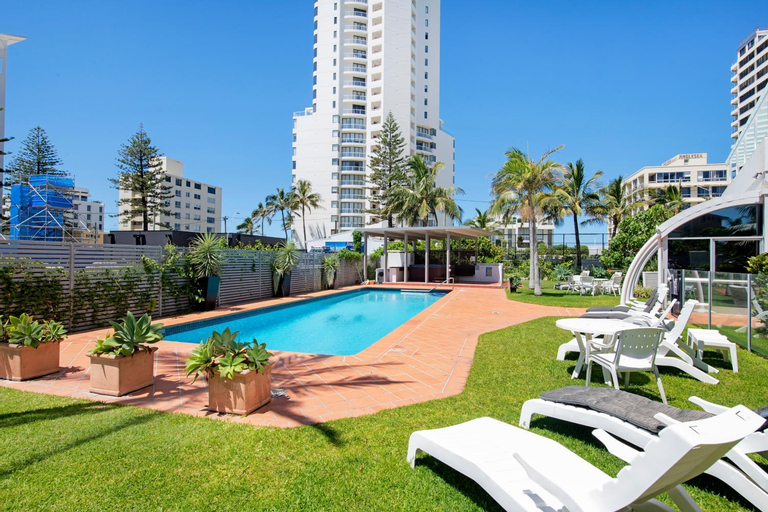 Awesome beach and river views 3 bedrooms adobe, Gold Coast