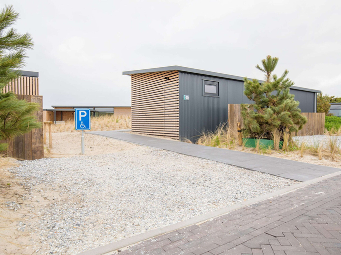 Exterior 5, Comfortable Lodge With Dishwasher, Near the Beach, Ameland