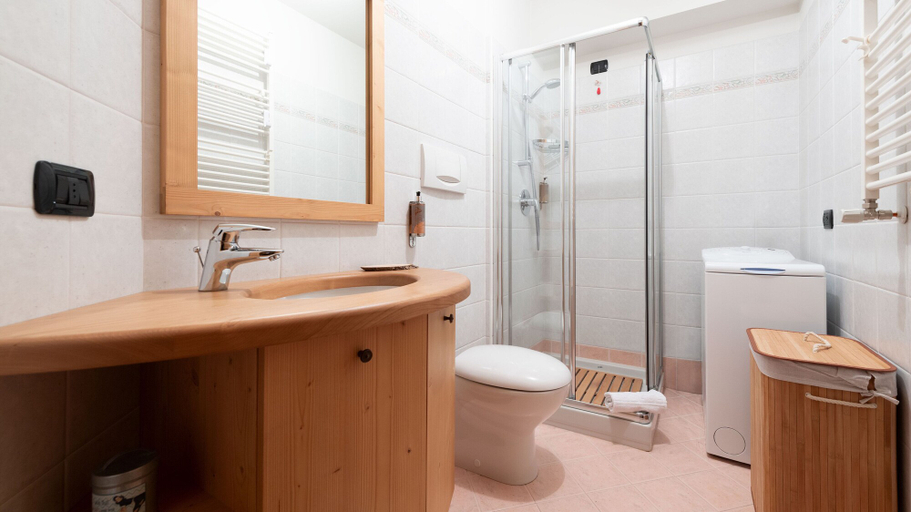 Interior 5, Sertorelli 27, Sondrio
