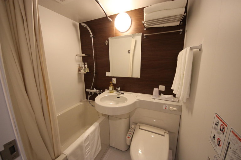 Bathroom 17