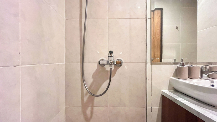 Bathroom 3, Enigma Studio At Apartment Delft Ciputra Makassar, Makassar
