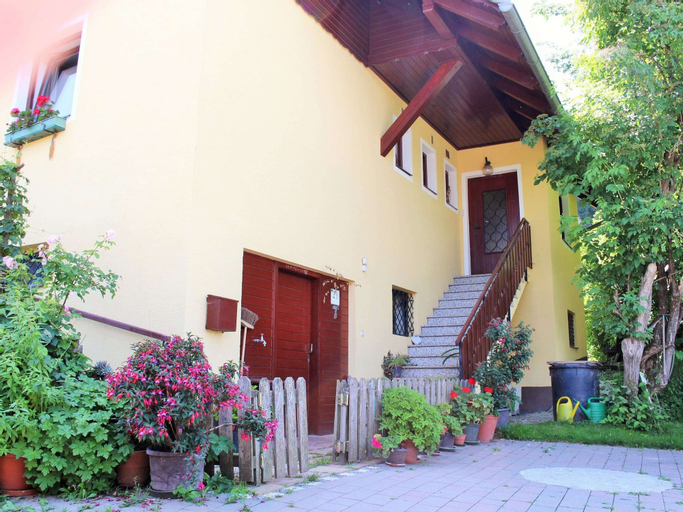 Apartment in Koettmannsdorf near bathing lake, Klagenfurt Land