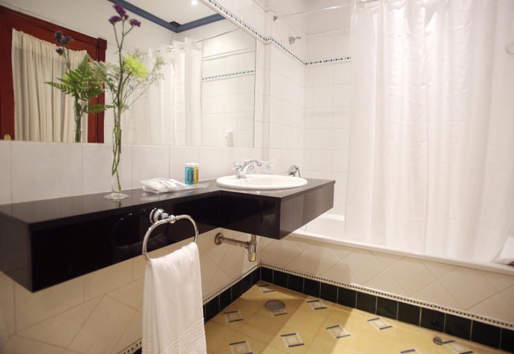 Bathroom 5, Hotel Reveron Plaza, Santa Cruz de Tenerife