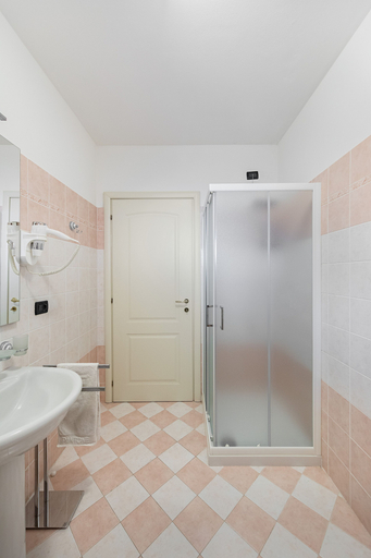 Bathroom 3, Le Terrazze PT36 by Wonderful Italy, Brescia