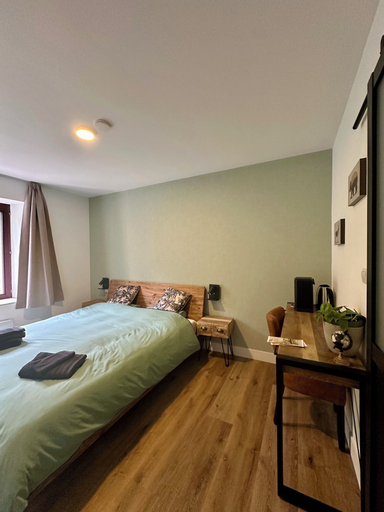 Bedroom 16