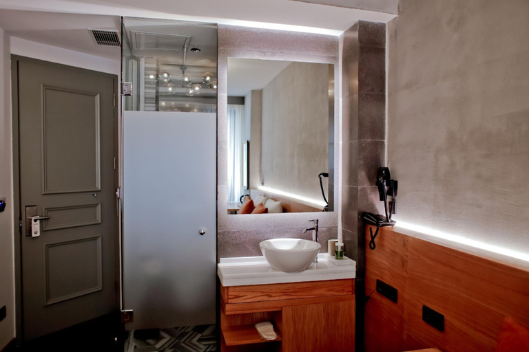 Bathroom 5, Aleksandr Pera Hotel, Beyoğlu