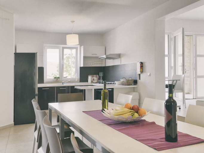 Others 5, Luxurious Villa with Sauna & Hot Tub in Žminj, Žminj