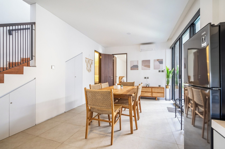 Dining Room 6