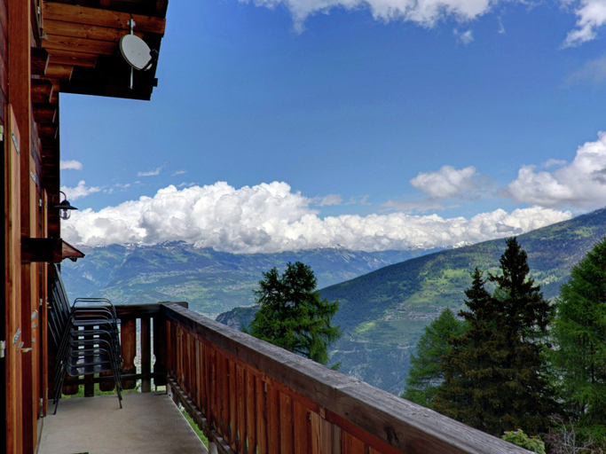 Others 4, Chalet in Les Collons Near Ski Lift & Snowpark, Hérens