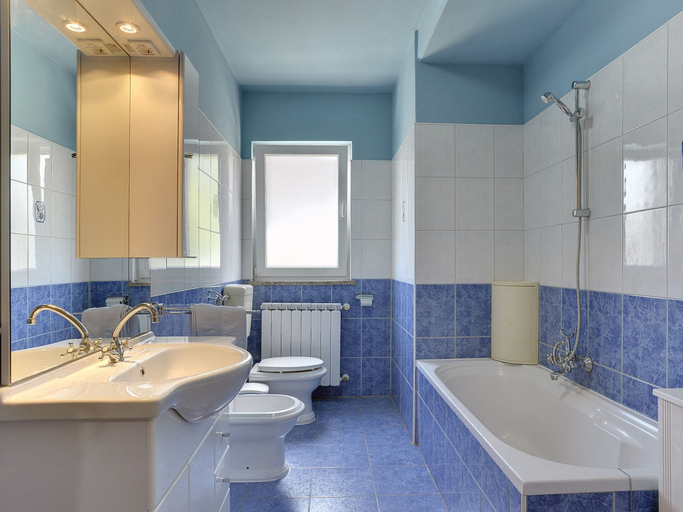 Bathroom, Holiday Home in Lindar With Pool, Pazin
