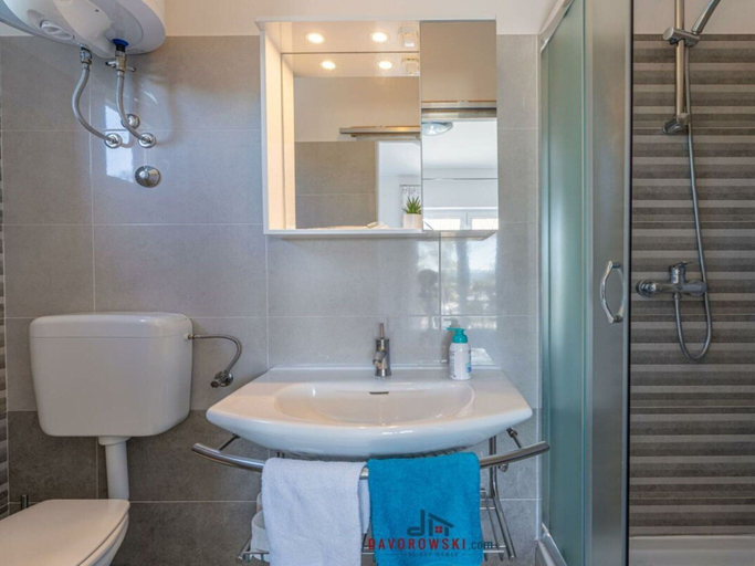 Bathroom 4, Grace Comfortable Holiday Residence, Cerovlje