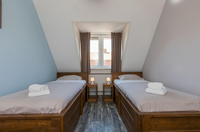 Bedroom 2, Holiday Home Near the Beach Zoutelande, Veere