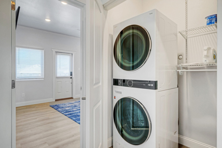 Bathroom 4, Frisky Flip Flopper by Avantstay Pool + Views, Nueces