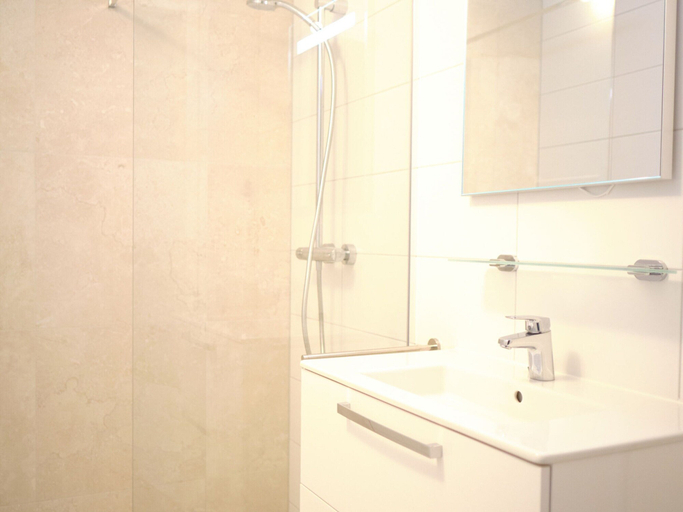 Bathroom, Beautiful Lodge in Gulpen With Great View, Gulpen-Wittem