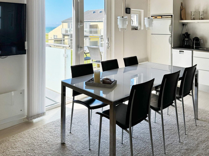 Dining 4, 5 Person Holiday Home in Lokken, Hjørring
