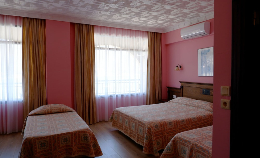 Bedroom 2, Golmar Beach Hotel, Marmaris