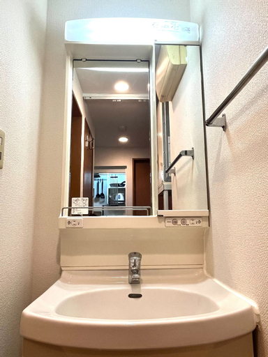 Bathroom 19