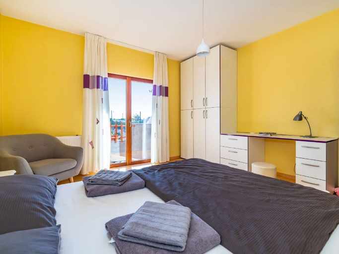 Bedroom 3, Delightful Apartment in Radovin With Garden, Ražanac